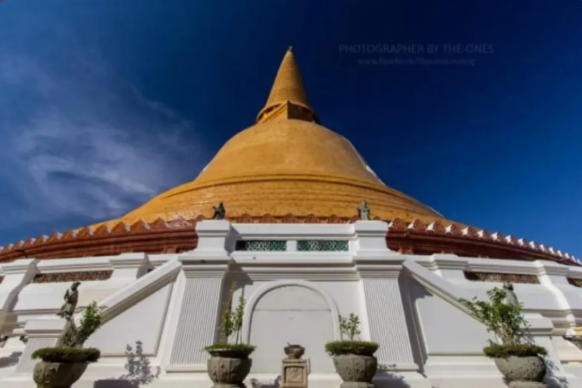 ความงามขององค์พระปฐมเจดีย์ยามค่ำคืน